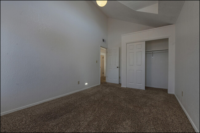 Building Photo - 695 Bluff Canyon Cir