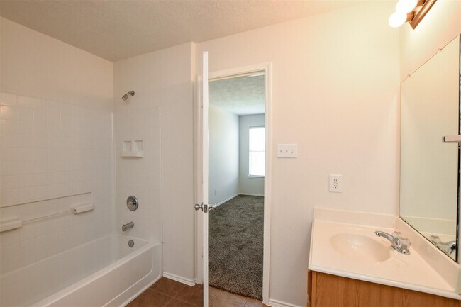 Building Photo - 19014 Prairie Bluff Dr