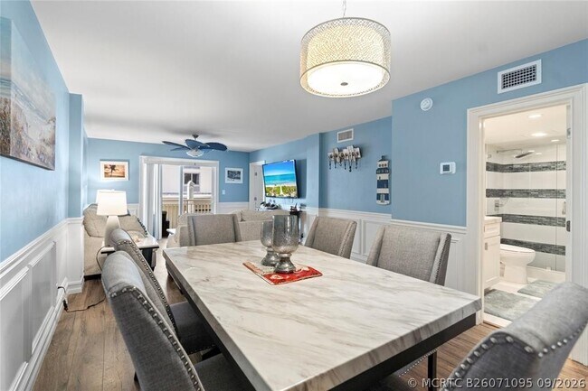 Building Photo - 1161 Hillsboro Mile