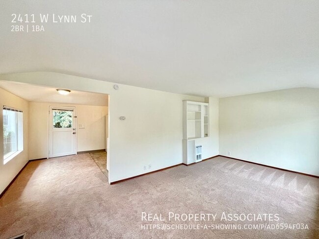 Building Photo - 2411 W Lynn St