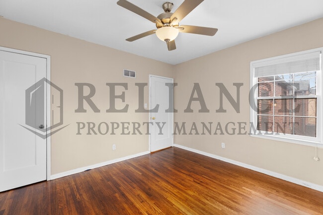 Building Photo - 2318 E Mesita St