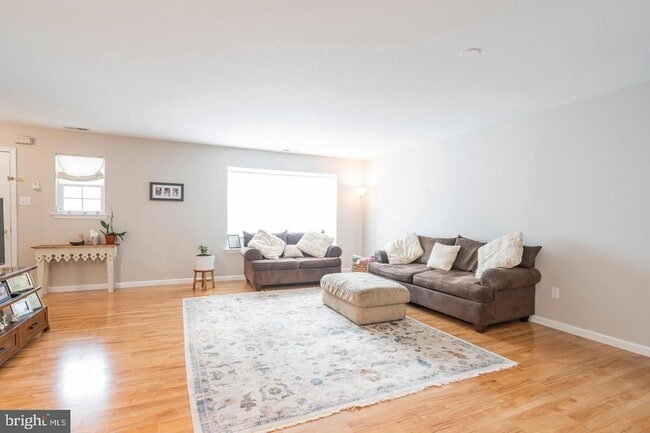 Building Photo - 5404 Drawbridge Ct