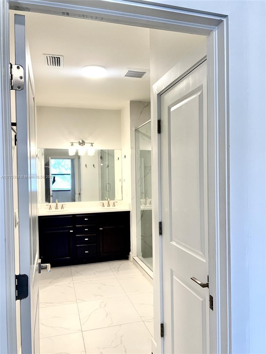 Building Photo - 4536 S Aqua Bella Ln