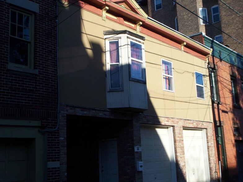 Building Photo - 33 Spring St