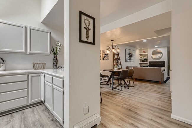 Building Photo - Spacious 3-Level Townhome w/ Private Primary Suite