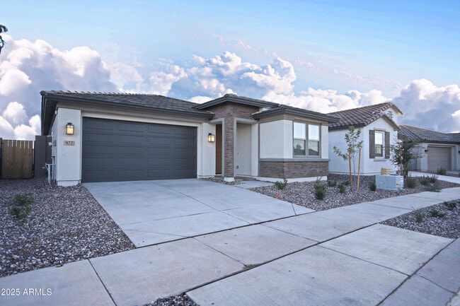 Building Photo - 977 W Finch Dr