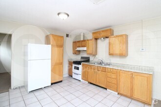 Building Photo - 16 1/2 South 81st Street