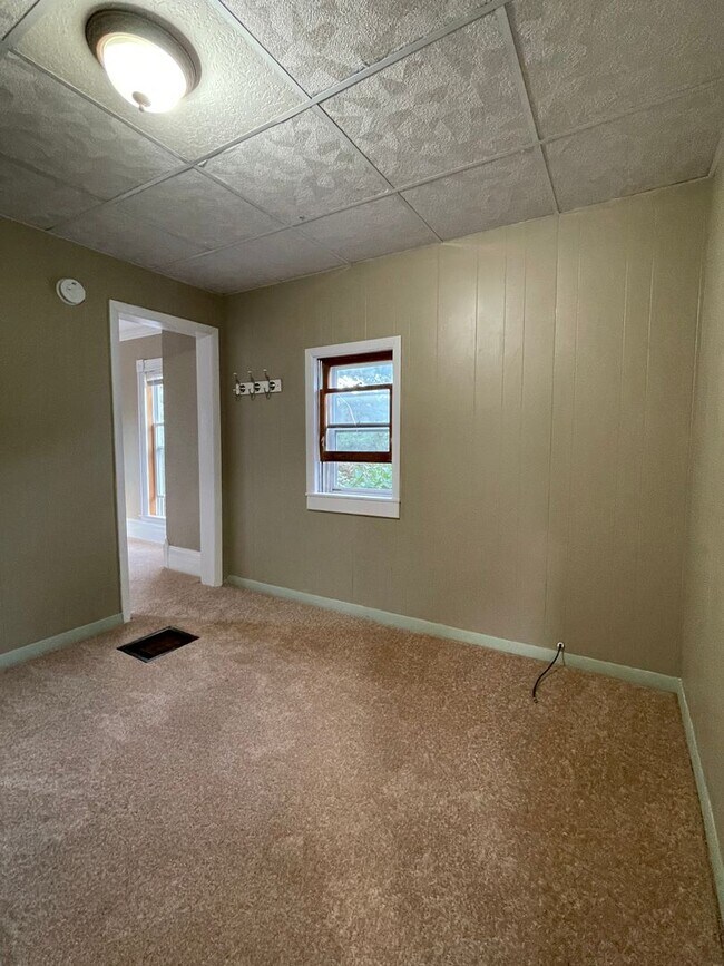 Building Photo - Village of Black River 4 /5 Bedroom Home w...