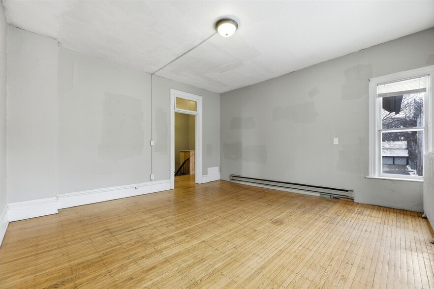 Building Photo - 514 5th Ave SE