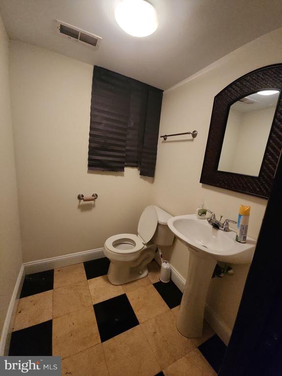 Building Photo - 2804 Christopher Ave