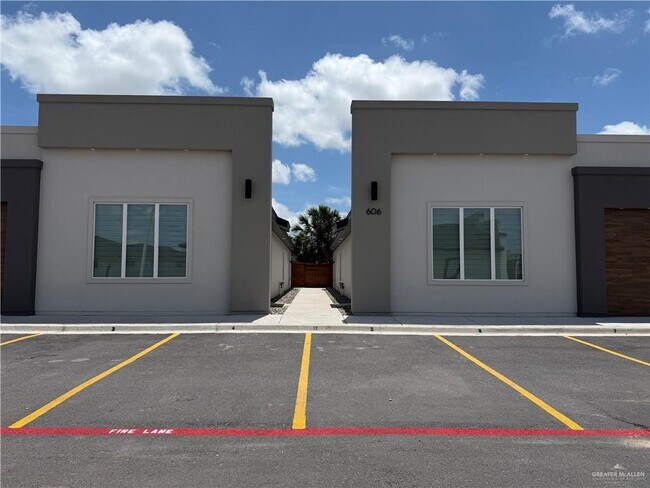 Primary Photo - 1310 N Texas Blvd