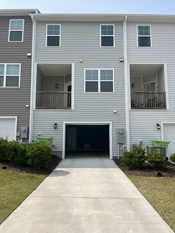 Building Photo - 2527 Laurel Valley Way