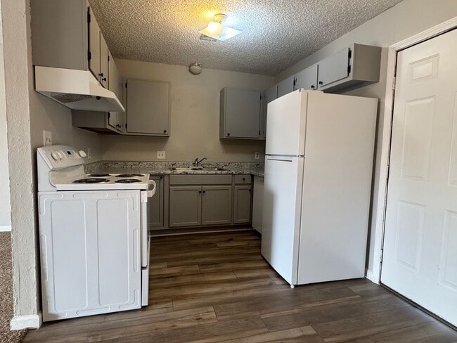 Building Photo - 6707 SW Beta Ave