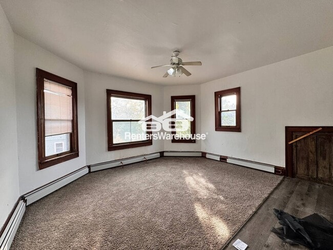Primary Photo - 1326 E 9th St
