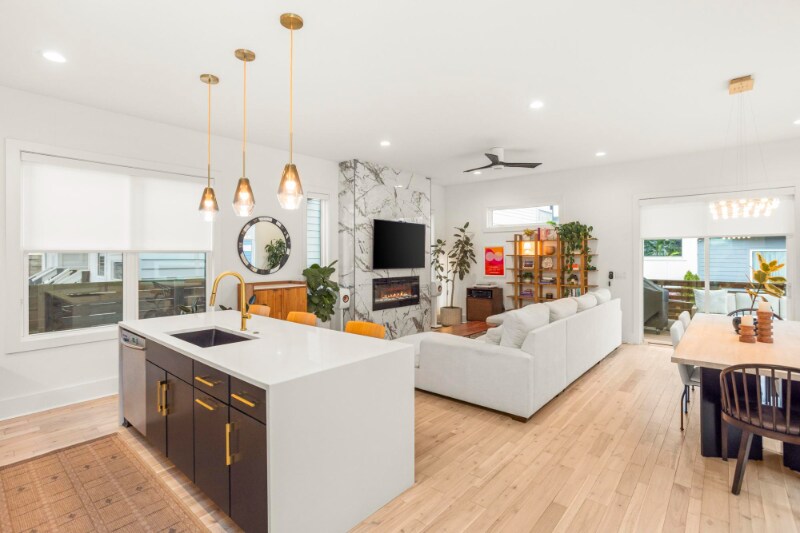 Building Photo - 2210 14th Ave N