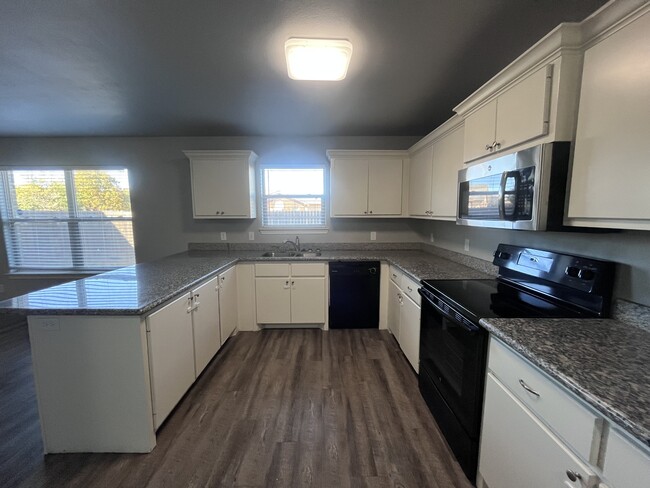 Building Photo - 3422 Itasca St