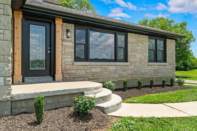 Building Photo - For Sale or Rent – Fully Renovated Stone R...