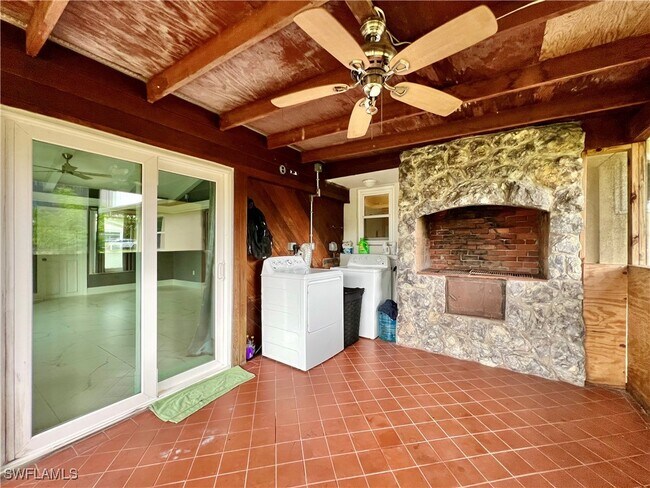 Building Photo - 3586 Croton Rd