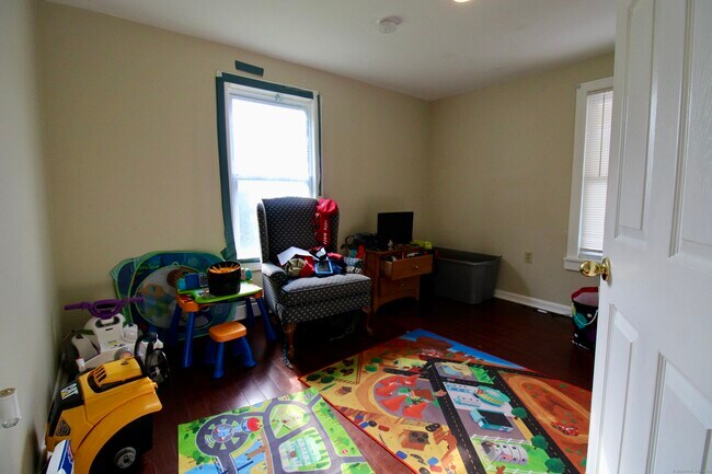 Building Photo - 38 Denison Ave