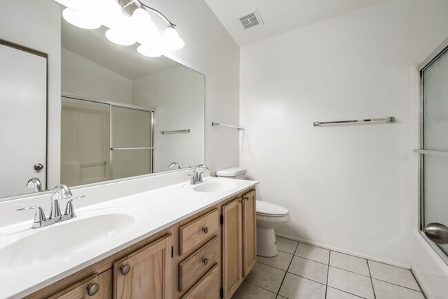 Building Photo - 24226 N 40th Ln