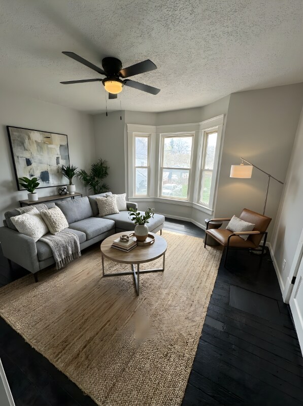 Building Photo - 3860 E 72nd St