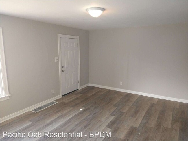 Building Photo - 3 br, 1 bath House - 742 Greenmound Road