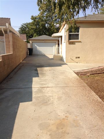 Building Photo - 2538 La Siesta Dr