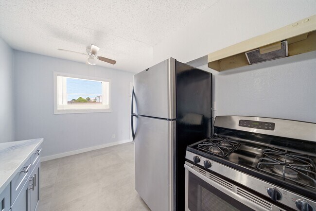 Building Photo - 5534 Eskridge St