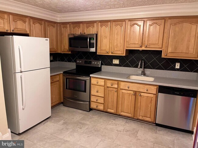 Building Photo - 1042 Vine St