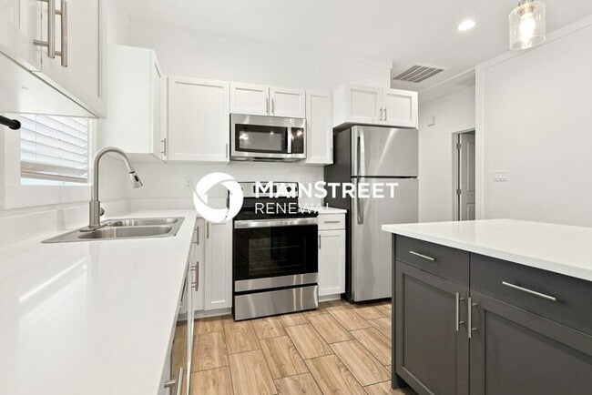 Building Photo - 3 Bedroom Pet-Friendly Home in Houston, TX with Main Street Renewal