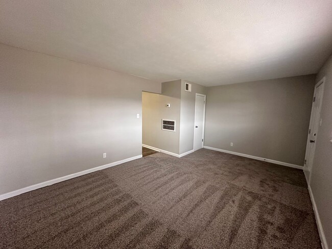 Building Photo - Stockton Apartments- Sylvia Community 1 Be...