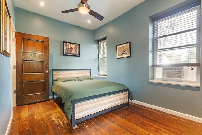 Building Photo - 717 Lampton St