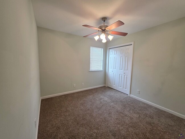 Building Photo - 66 Park Ln