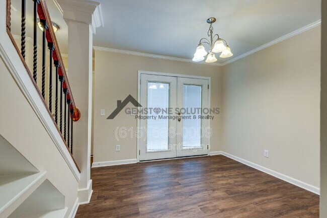 Building Photo - 1705 Granville Rd