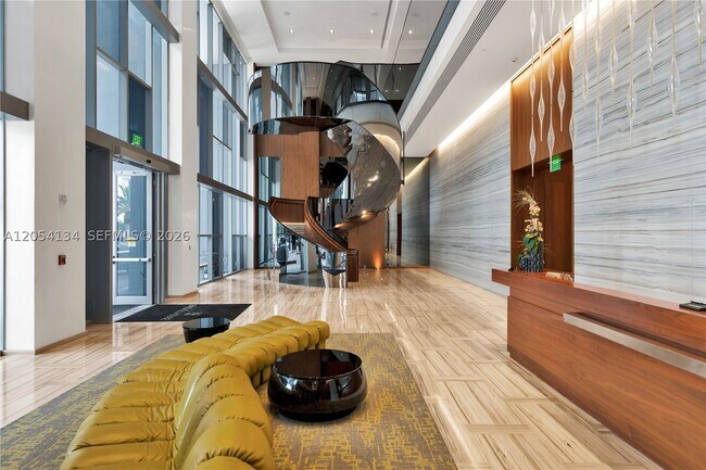 Building Photo - 1300 Brickell Bay Dr