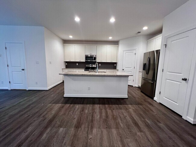 Building Photo - 2542 Fieldsway Dr