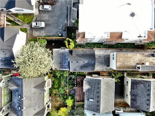 Building Photo - 8851 Stone Ave N