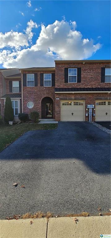 Building Photo - 251 Milkweed Dr