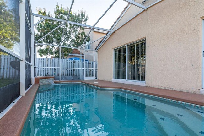 Building Photo - 2299 Santa Lucia St