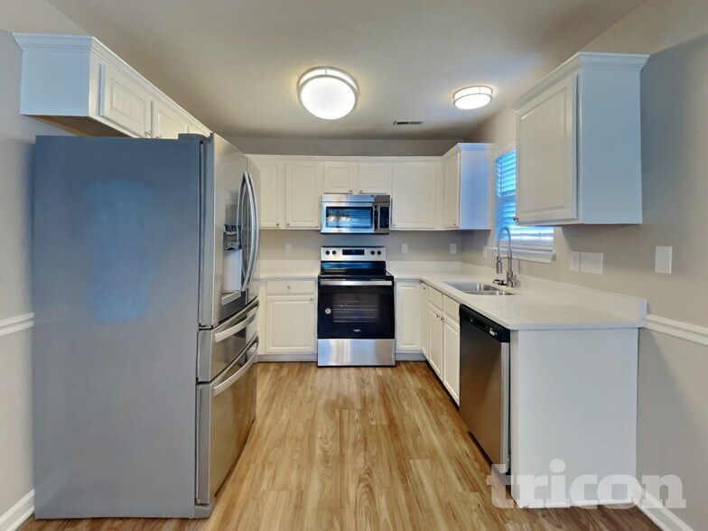 Building Photo - 2934 Firethorn Dr
