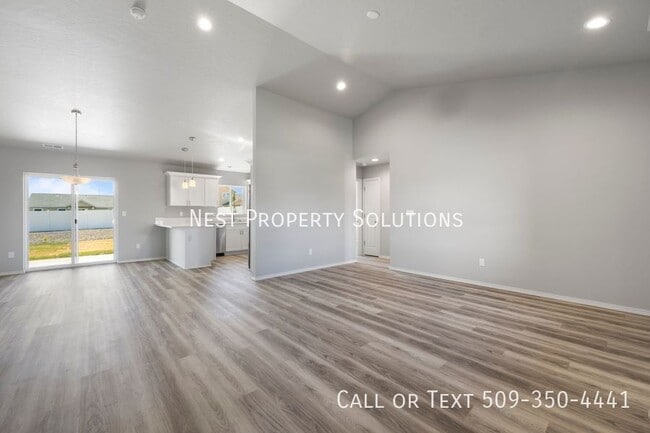 Building Photo - 913 N Washington Ct