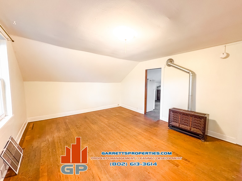 Primary Photo - 162 Park St