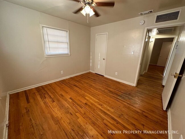 Building Photo - 2115 S Loop 289