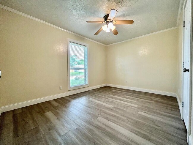 Building Photo - 1808 Sleepy Creek Way