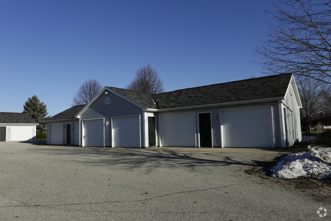 Garage - Locust Hill Apartments