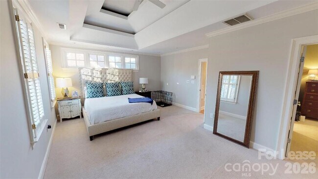 Building Photo - 1141 Dilworth Crescent Row