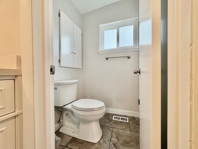 Building Photo - Renovated 3 Bed Home with Huge Yard & 2-Car Garage