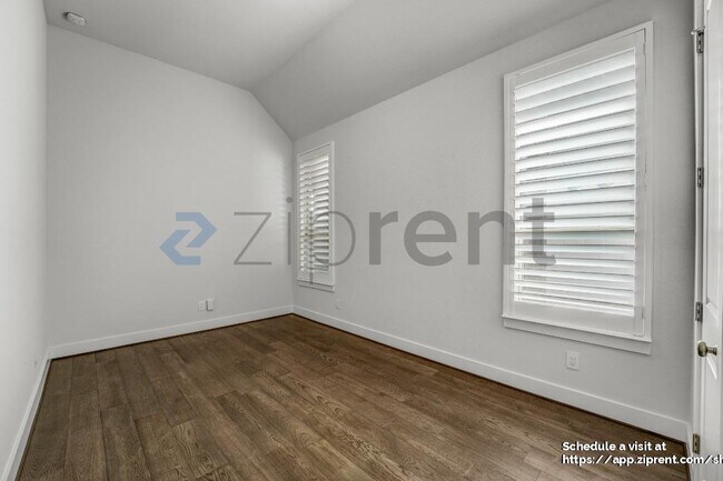 Building Photo - 144 Arbolado Lp