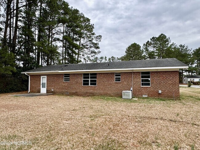 Building Photo - 526 W Thurman Rd