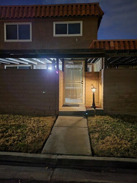 Building Photo - 230 Shadybrook Ln